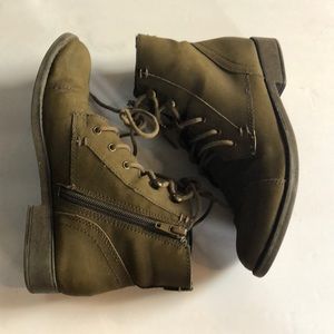 💌Sold💌 Ruebe ankle booties